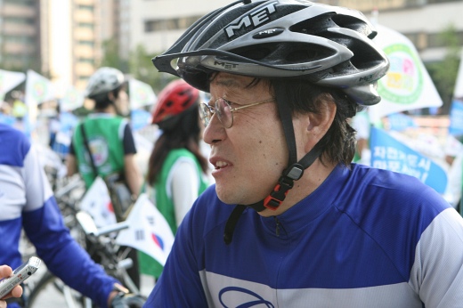 ▲ 세월을 넘나들며 대중과의 기막힌 호흡을 자랑하는 가수 김창완이 자신의 지칠 줄 모르는 열정과 에너지가 다 자전거에서 나온다는 '자전거 예찬론'을 펼쳐 눈길을 끈다. ⓒ 뉴데일리