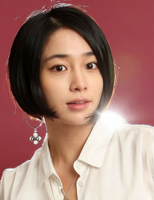 ▲ 화제의 드라마 '꽃보다 남자'에서 구준표 약혼녀인 하재경 역으로 출연했던 탤런트 이민정. ⓒ연합뉴스