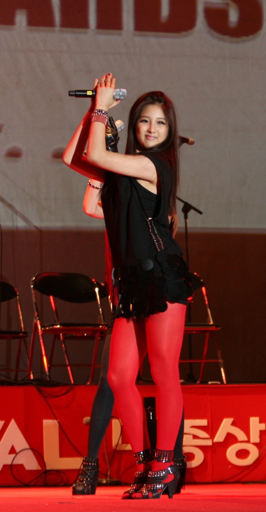 ▲ 제46회 대종상영화제 개막축제에서 아이돌 그룹 '포미닛'의 축하공연이 펼쳐지고 있다. 사진은 포미닛의 리더 남지현. ⓒ 뉴데일리