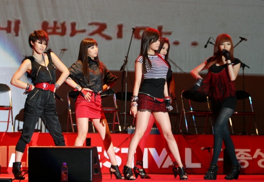 ▲ 제46회 대종상영화제 개막축제에서 아이돌 그룹 '포미닛'의 축하공연이 펼쳐지고 있다. ⓒ 뉴데일리