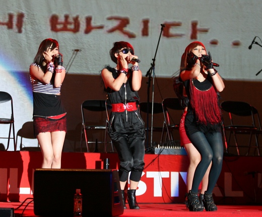 ▲ 제46회 대종상영화제 개막축제에서 아이돌 그룹 '포미닛'의 축하공연이 펼쳐지고 있다. ⓒ 뉴데일리