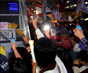 ▲ 야간 격렬시위 현장 ⓒ 뉴데일리