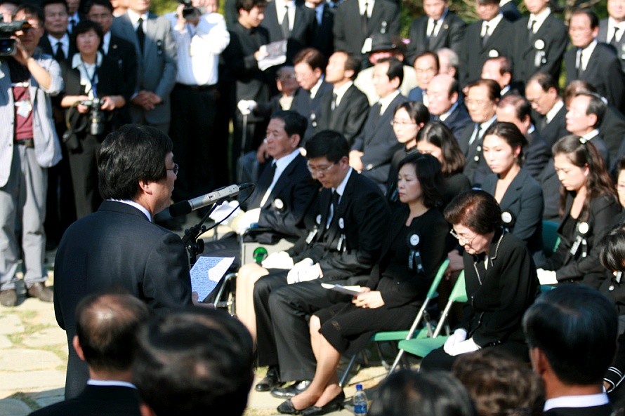 ▲ 유가족을 대표해 인사말을 하는 김홍업 전 의원 ⓒ 뉴데일리