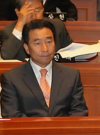 ▲ 민주당 이강래 원내대표가 14일 오전 의원총회에 참석해 생각에 잠겨 있다.ⓒ 연합뉴스