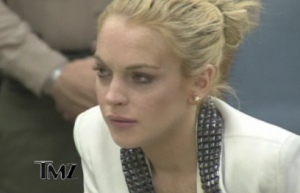 ▲ 16일 미국 캘리포니아 베버리힐스의 법원에 출두한 린제이 로한. &nbsp;ⓒ 티앰지닷컴(http://www.tmz.com)&nbsp;