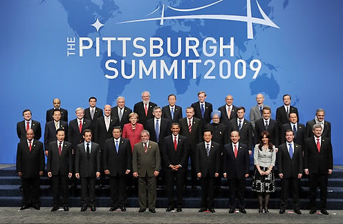 ▲ 지난 9월 25일 미 피츠버그의 컨벤션센터에서 포즈를 취한 G20 정상들. ⓒ연합뉴스