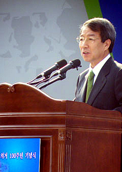 ▲ 정운찬 국무총리는 26일 '안중근 의사 의거 100주년 기념식'에서 