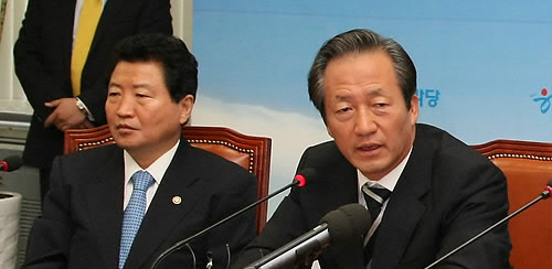 ▲ 한나라당 정몽준대표가 29일 오전 국회 당 대표실에서 열린 최고위원회의에서 10.28 재보선 결과와 관련, 결과를 겸손하게 받아들인다고 말하고 있다. ⓒ 연합뉴스