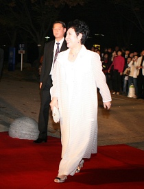 ▲ 당당하게 레드카펫 입장을 하고 있는 배우 남능미. ⓒ 뉴데일리