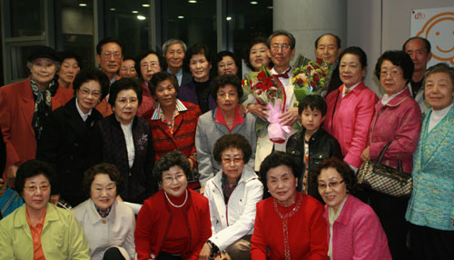 ▲ 박찬홍 교수의 공연을 축하하기 위해 공연장을 찾은 '학생들'. ⓒ 뉴데일리