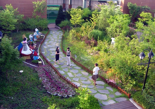 ▲ 일산점 옥상 공원 전경.  ⓒ 뉴데일리