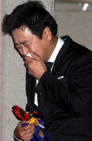 ▲ 오열하는 탤런트 이광기, 