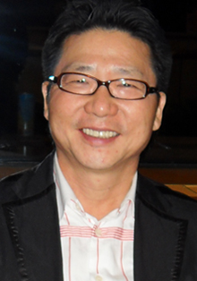 ▲ '신 독도는 우리땅' 노래를 부르는 '독도지킴이' 가수 서희&nbsp;ⓒ뉴데일리 