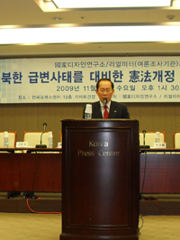 ▲ 이회창 자유선진당 총재는 11일 서울 프레스센터에서 