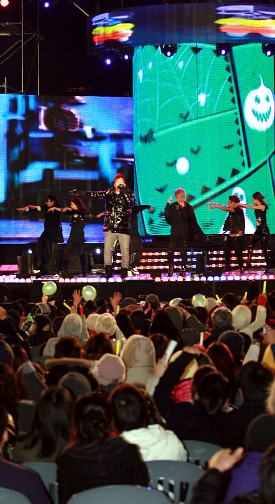 ▲ '호러쇼' 노래를 열창한 MC몽 ⓒ 뉴데일리