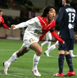 ▲ 21일 리옹과의 홈 경기에서 동점골을 터뜨린 뒤 환호하고 있는 박주영. ⓒ&nbsp;AS모나코 홈페이지(www.asm-fc.com) &nbsp;