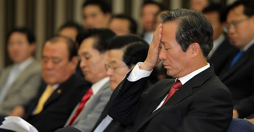 ▲ 정몽준 대표(오른쪽)를 비롯한 한나라당 지도부 ⓒ연합뉴스