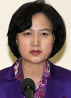 ▲ 민주당 소속 추미애 환경노동위원장이 4일 오후 국회에서 노조법 개정으로 불거진 당내갈등에 관한&nbsp; 입장을 밝히고 있다 ⓒ연합뉴스