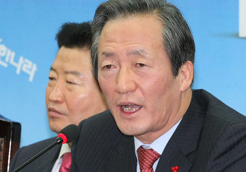 ▲ 한나라당 정몽준 대표가 13일 여의도 당사에서 열린 최고중진연석회의에 참석해 당내 '소통'을 강조하고 있다. ⓒ&nbsp;연합뉴스