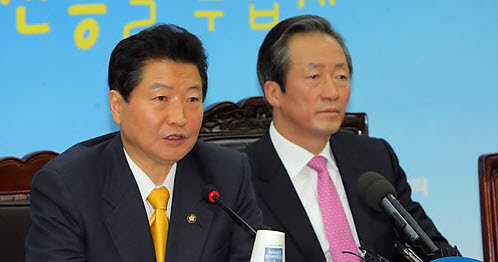 ▲ 한나라당 안상수 원내대표가 15일 오전 여의도 당사에서 열린 확대당직자회의에서 현안에 대해 발언하고 있다 ⓒ&nbsp;연합뉴스