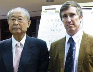 ▲ '마지막 한발'의 저자 앤드류 새먼과 한국전쟁의 영웅 백선엽 예비역 대장 ⓒ 뉴데일리 