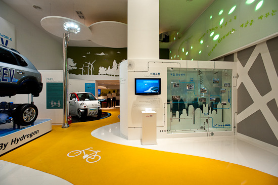 ▲ 전기자동차가 진열된 녹색교통 테마. ⓒ녹색성장체험관 홈페이지&nbsp;