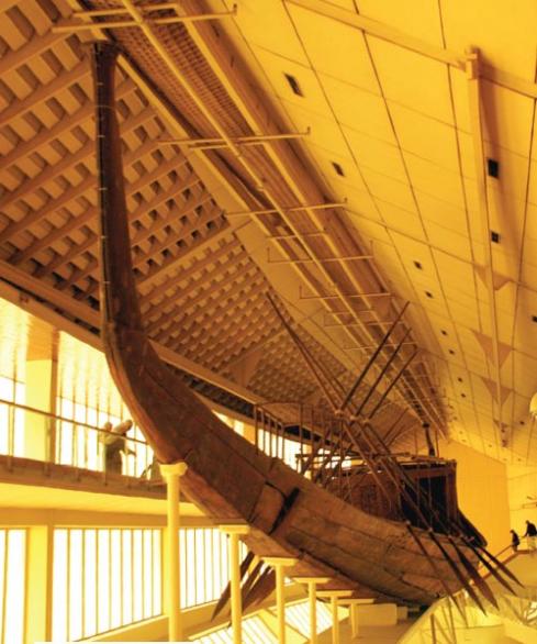 ▲ 쿠푸의 태양선. 세계에서 가장 오래된 목조선.