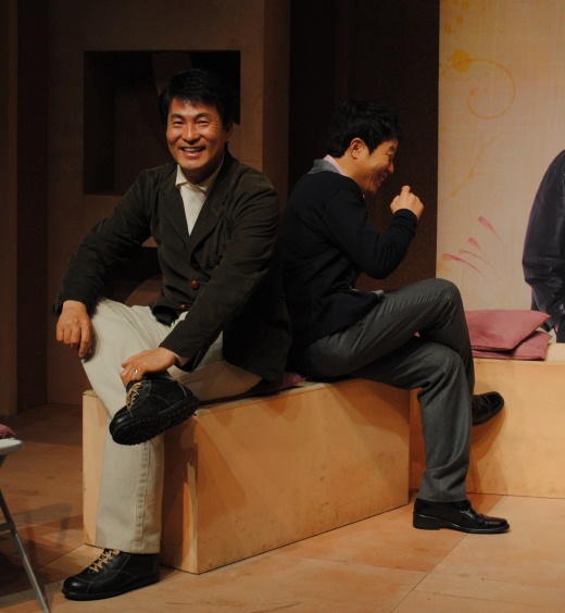 ▲ 포토타임을 갖고 있는 이한위와 이문식. ⓒ 뉴데일리