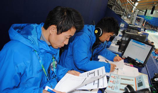 ▲ 2010 밴쿠버 동계올림픽 스피드스케이팅의 SBS 해설위원 제갈성렬(왼쪽) ⓒ&nbsp;SBS