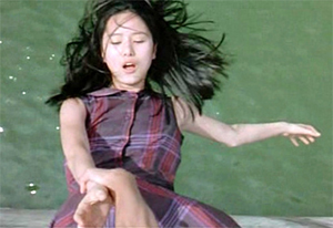 ▲ 영화 '올드보이' 속 윤진서 자살장면&nbsp;ⓒ 뉴데일리