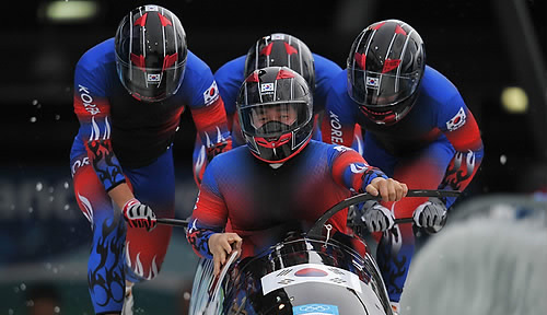 ▲ 한국 봅슬레이가 28일 처음 출전한 동계올림픽에서 일본을 꺾고 아시아에서는 유일하게 결선 레이스에 진출하는 쾌거를 일궜다. ⓒ 연합뉴스