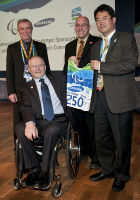 ▲ 왼쪽부터 워드 셔핀 밴쿠버 올림픽 조직위원회 최고정보관리 책임자,&nbsp;필립 크레이븐 국제 장애인 올림픽 위원회 회장,&nbsp;장 래본트 캐나다 아이스 슬레지 하키 대표팀의 주장이자 삼성 장애인 올림픽 홍보대사, 권계현 삼성전자 스포츠마케팅 담당 상무.&nbsp;ⓒ 뉴데일리