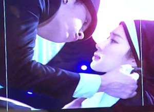 ▲ 문제의 수녀복 설정 ⓒ MBC&nbsp;자막 캡처