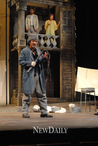 ▲ 연극 '유랑극단 쇼팔로비치' ⓒ 뉴데일리