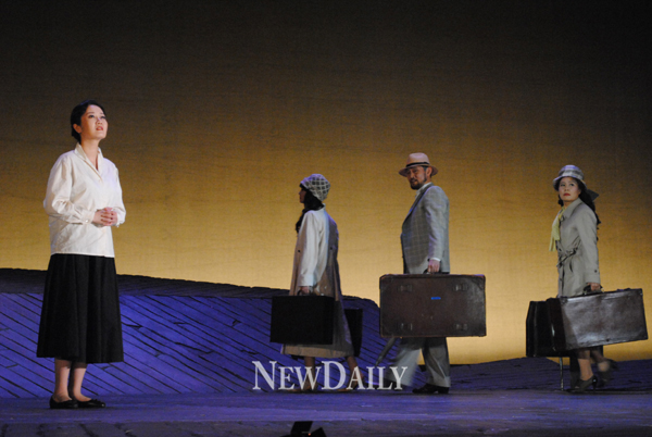 ▲ 연극 '유랑극단 쇼팔로비치' ⓒ 뉴데일리