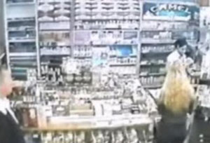 ▲ CCTV에 잡힌 범행 장면 ⓒ유코피아 캡처