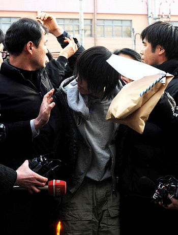 ▲ 체포 뒤 압송당하는 김길태 ⓒ 연합뉴스