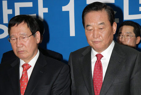 ▲ 미래희망연대 이규택(좌측) 서청원 공동대표ⓒ 연합뉴스&nbsp;