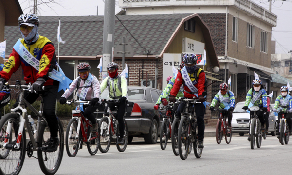 ▲ 27일 경기도 양평군 양수리에서 열린 '4대강 물사랑 생명살리기 한강스타트' ⓒ 뉴데일리