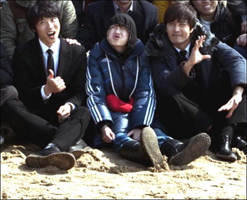 ▲ 엽기적인 표정의 감독님 구혜선 ⓒ 구혜선 미니홈피