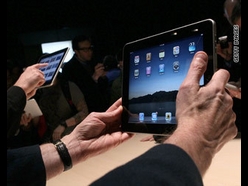 ▲ 애플의 첫 태블릿PC, 아이패드(iPad) ⓒ CNN방송 캡쳐 