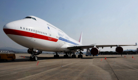 ▲ 새 대통령 전용기 '코드 원'이 9일 공개됐다. '코드 원'은 오는 11일 이명박 대통령의 미국 순방을 위해 첫 운항에 나선다. ⓒ 뉴데일리