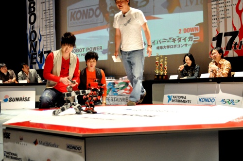 ▲ 예선 전을 치르고 있는 MC 유상무(좌), 홍경준의 모습.