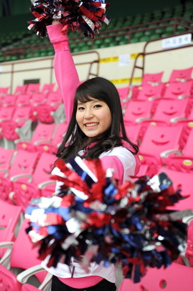 ▲ 넥센의 중학생 치어리더 김민주(14) 양.&nbsp;&nbsp; ⓒ&nbsp;김상엽 기자