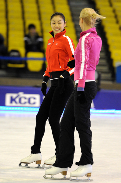 ▲ 호흡을 맞추는 김연아와 키이라 코르피 ⓒ 김상엽 기자
