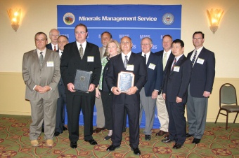 ▲ 안전환경대상을 수상한&nbsp;앙코르 에너지&nbsp;직원들이 수상후 포즈를 취하고 있다.&nbsp; ⓒ 뉴데일리