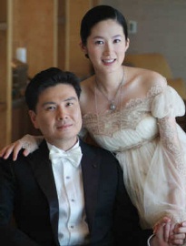 ▲ 탤런트 심은하(오른쪽)와 지상욱 자유선진당 대변인 ⓒ 연합뉴스