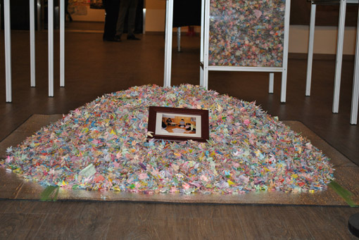 ▲ 장길수군은 중국 은신처에서 남한을 그리며 적은 사연을 50만개의 종이학으로 접었다. ⓒ 박지현 기자 