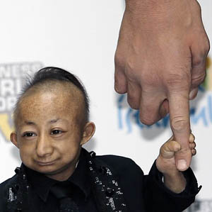 ▲ 지난달 숨진 세계 최단신 기네스 기록 보유자 '허핑핑' ⓒ 뉴데일리