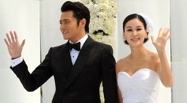 ▲ 2일 오후 서울 장충동 신라호텔 영빈관 중정에서 장동건-고소영 커플이 결혼식을 앞두고 포토타임을 갖고 있다. ⓒ&nbsp;김상엽 기자&nbsp;